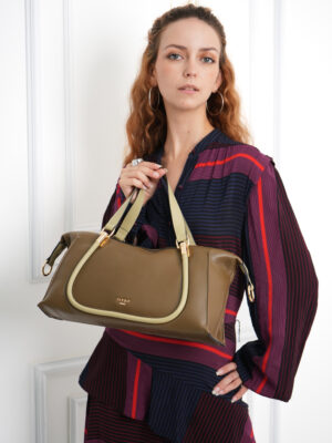 CLASSIC WEEKENDER BAG