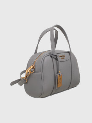 LADY GRAB WITH BESSIE HANGING DROP