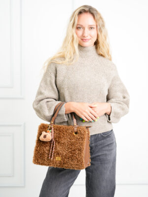 WARM FLUFFY TOTE