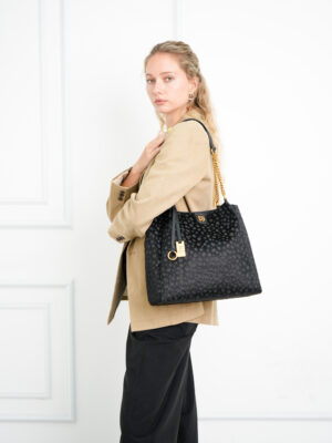 GRACEFUL GIRAFFE  PRINT SHOULDER BAG